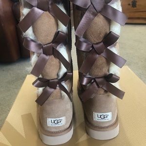 Ugg 🍁🍂 Bailey Bow Tall, Size 9